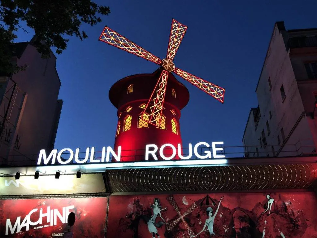 The Moulin Rouge-4 days in Paris