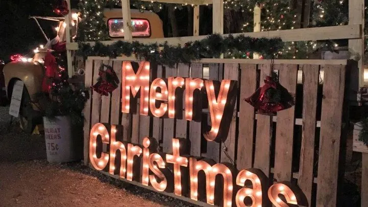 Texas is never short on things to do, and that includes holiday celebrations. Check out this list of 20 Texas Christmas Destinations You Won't Want to Miss! #texas #christmas #texastowns #Christmastowns