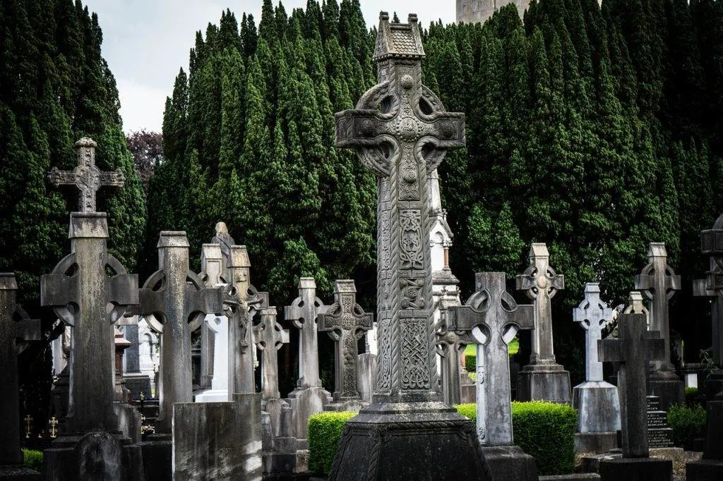 cemetery in Ireland-Ireland packing list