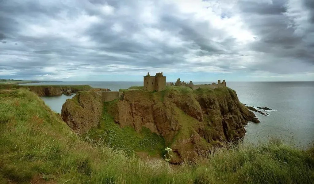 Places to Visit in Scotland-Dunnatar Castle