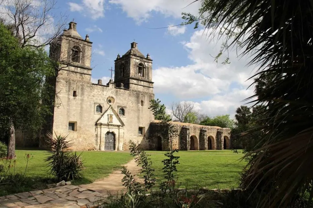 visit the mission on your weekend in San Antonio