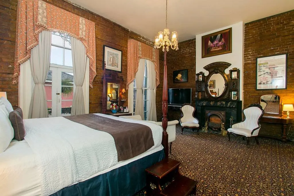 Lafitte Guest House is one of the haunted hotels in New Orleans
