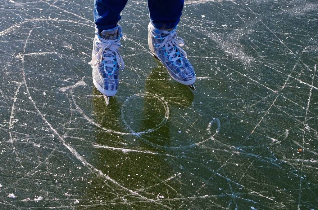Date Ideas Dallas-ice skating