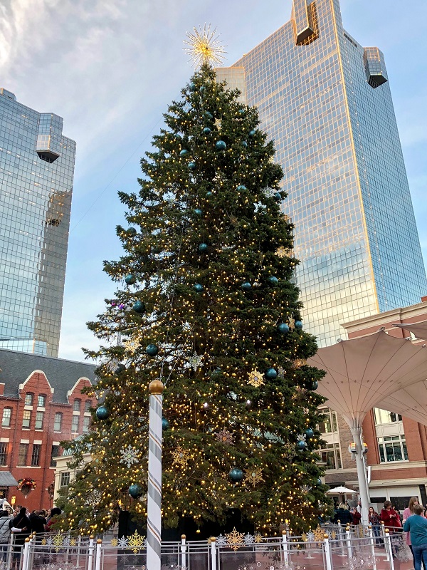 Christmas tree in Fort Worth's Sundance Square