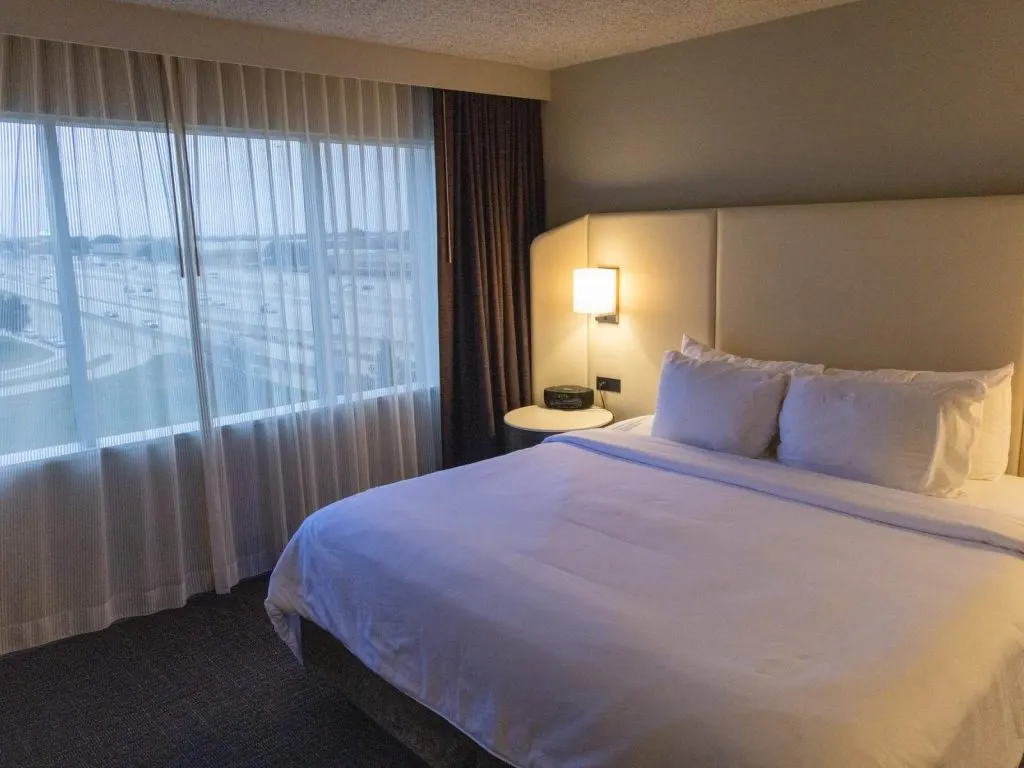 Crowne Plaza Suites Arlington