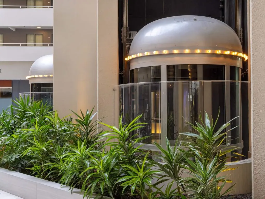 Crowne Plaza Suites Arlington