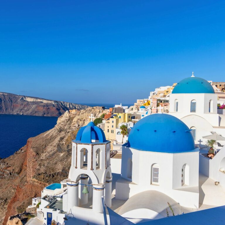 Discover the Best Things to Do in Oia, Santorini: A Comprehensive Guide